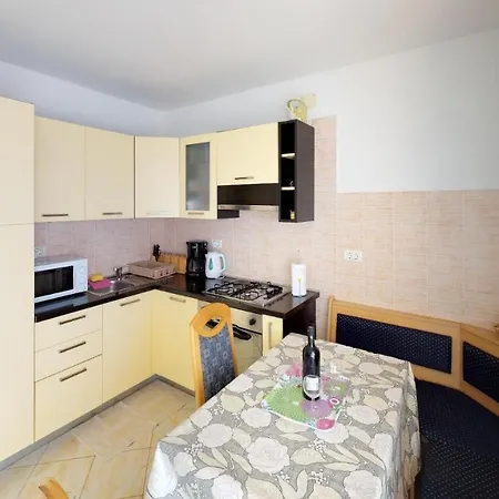 Apartments With A Parking Space Vilanija, Umag - 17240 Exterior photo