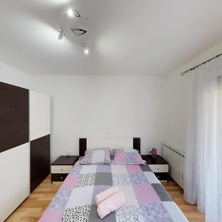 Apartments With A Parking Space Vilanija, Umag - 17240 Exterior photo