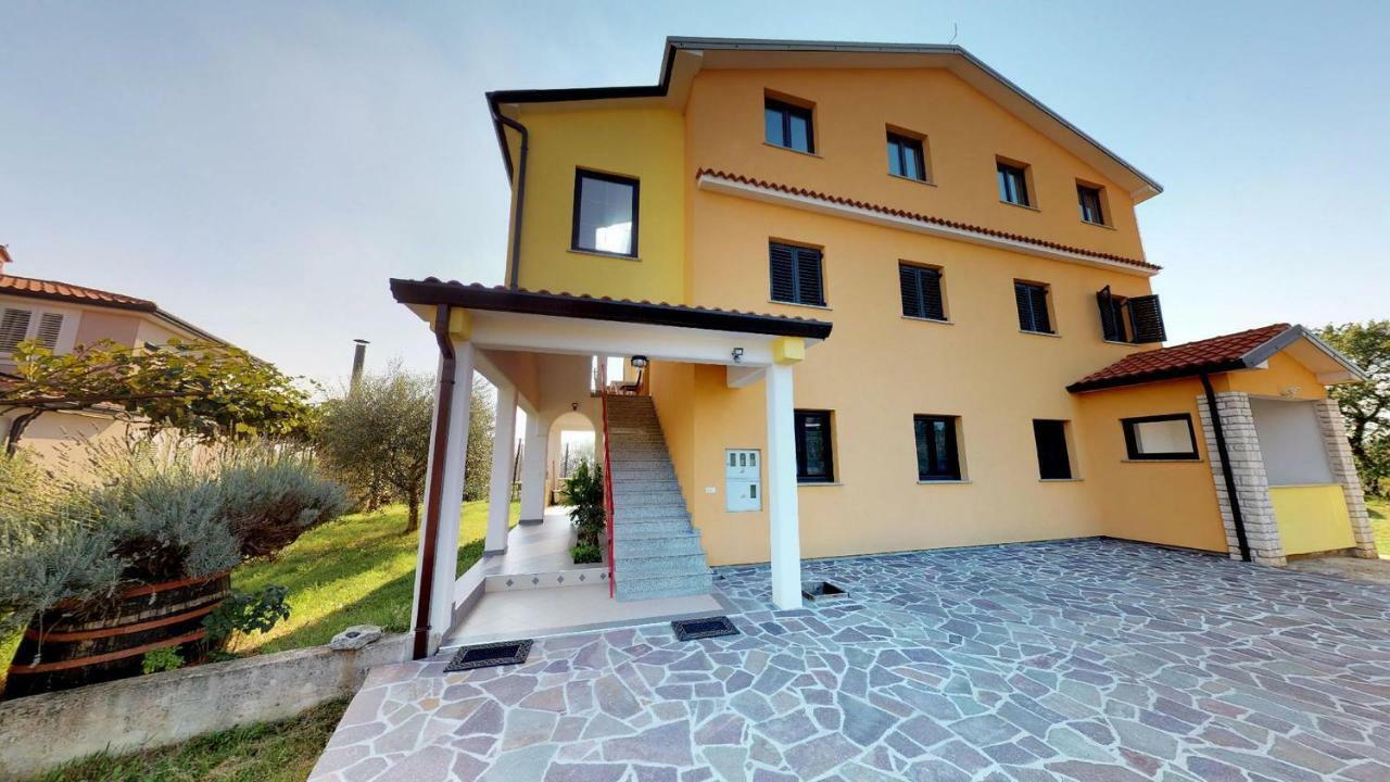 Apartment With A Parking Space Vilanija, - 17240 *